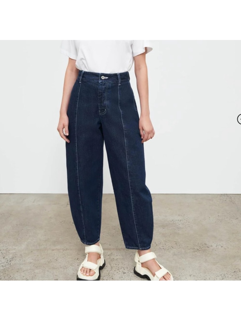Kowtow Form Jean Sz. XL